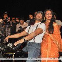 Ranveer and Sonakshi at launch of movie 'Lootera' - Pictures | Picture 127063